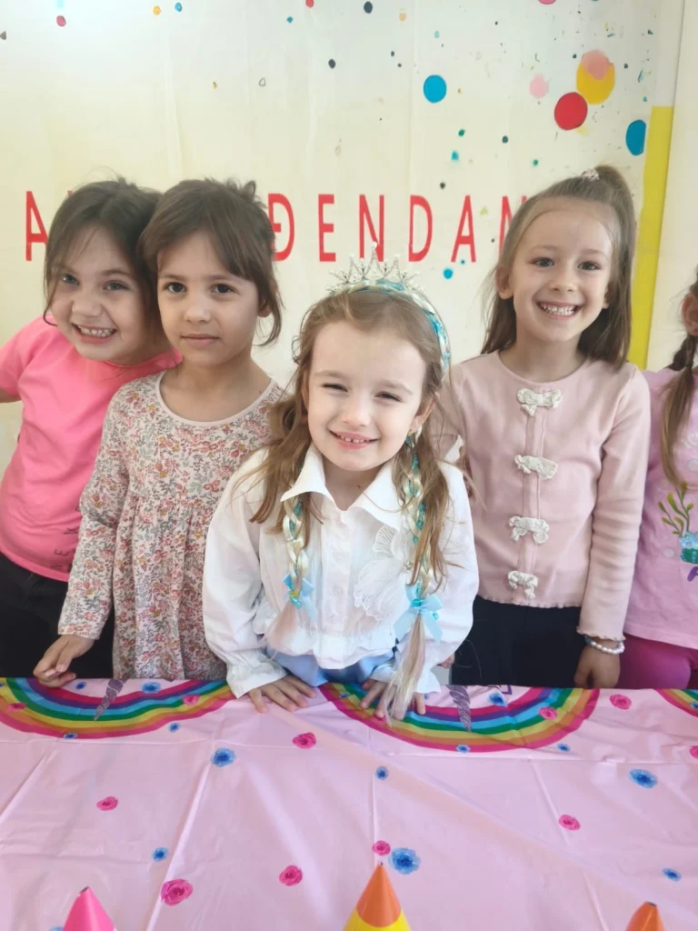 Instagram post from vrtickiki. This post is in position 4.