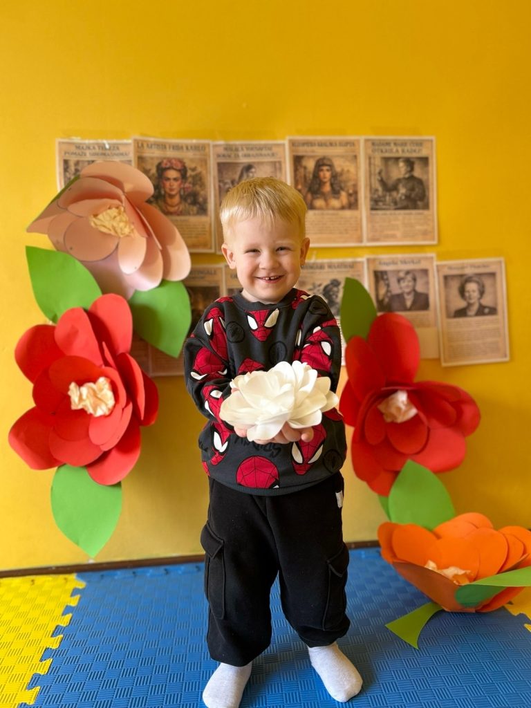 Instagram post from vrtickiki. This post is in position 18.