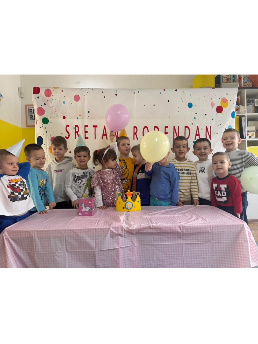 Instagram post from vrtickiki. This post is in position 8.