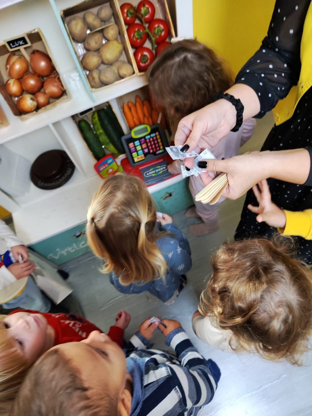 Instagram post from vrtickiki. This post is in position 8.