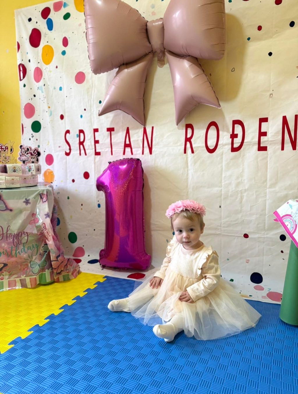 Instagram post from vrtickiki. This post is in position 0.