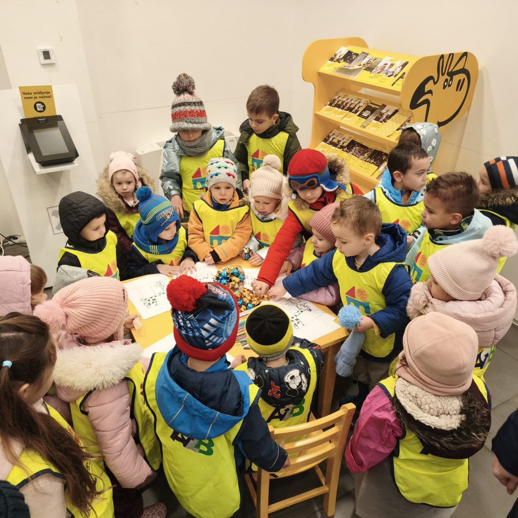 Instagram post from vrtickiki. This post is in position 11.