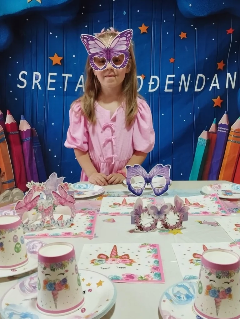 Instagram post from vrtickiki. This post is in position 2.