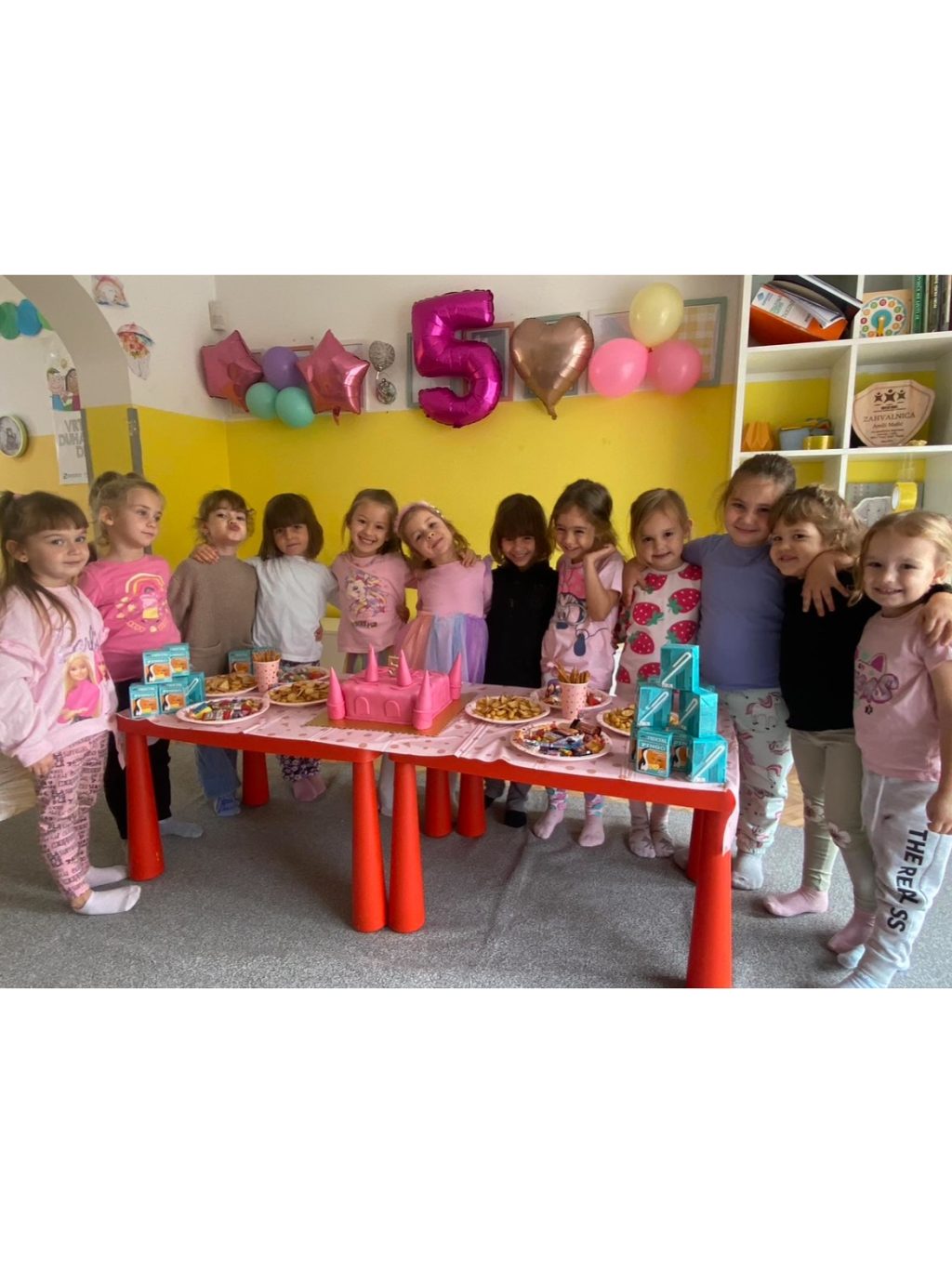 Instagram post from vrtickiki. This post is in position 6.