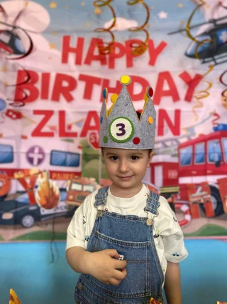 Instagram post from vrtickiki. This post is in position 10.