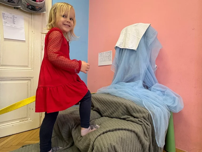 Instagram post from vrtickiki. This post is in position 11.